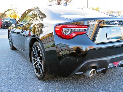 Used 2020 Toyota 86 RWD image 35