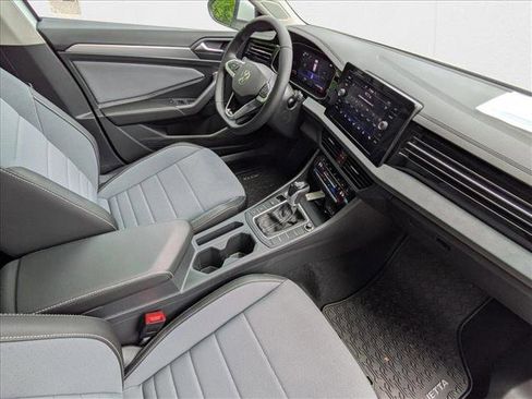 New 2025 Volkswagen Jetta SE image 17