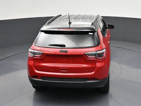 Used 2019 Jeep Compass Latitude FWD image 21