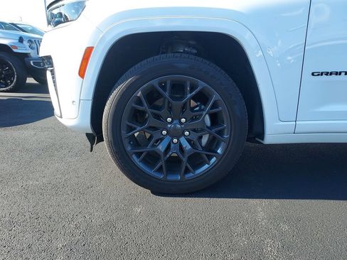 Used 2026 Jeep Grand Cherokee L Summit w/ Obsidian Package AWD/4WD image 10