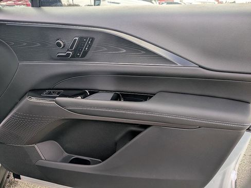 Certified 2025 Cadillac Lyriq Luxury image 30