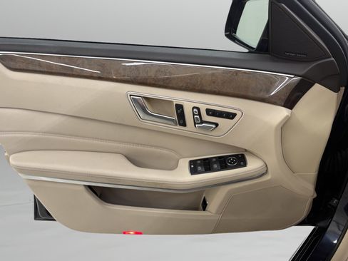 Used 2014 Mercedes-Benz E 350 4MATIC Sedan w/ Premium 1 Package image 33