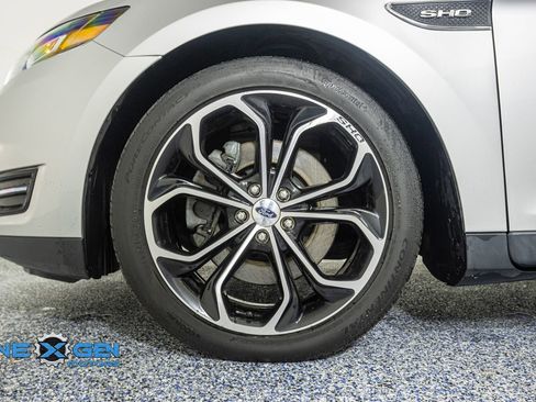 Used 2019 Ford Taurus SHO image 43