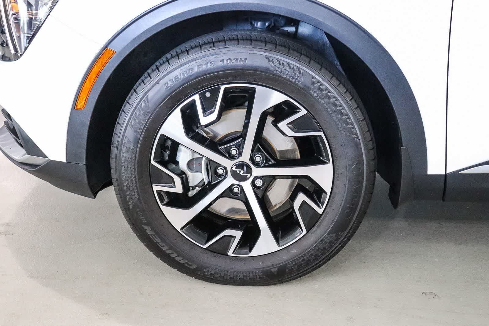 Used 2024 Kia Sportage EX FWD image 9