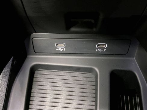 Certified 2024 Audi Q8 e-tron Premium Plus w/ Premium Plus Package image 36