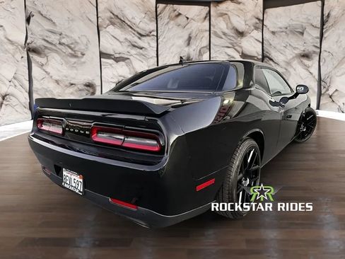 Used 2015 Dodge Challenger R/T Scat Pack w/ Driver Convenience Group RWD image 8