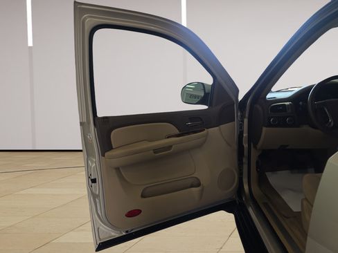 Used 2007 GMC Yukon SLE AWD/4WD image 10