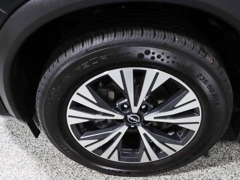 Used 2023 Nissan Rogue SV AWD/4WD image 11