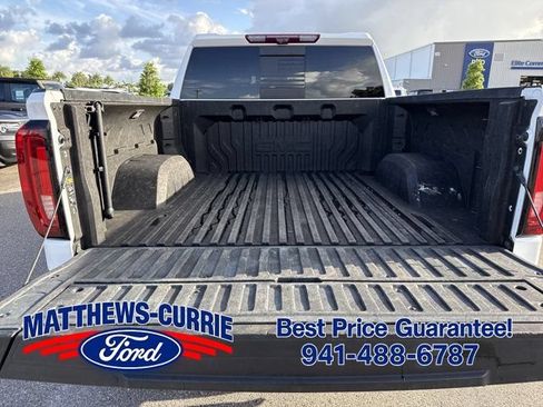 Used 2024 GMC Sierra 1500 AT4 w/ Technology Package AWD/4WD image 14