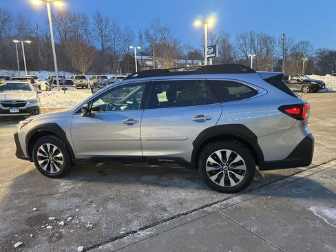 Used 2023 Subaru Outback Limited image 6