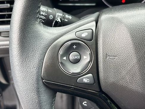 Used 2019 Honda HR-V EX-L image 16