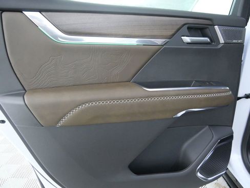 New 2026 GMC Acadia Denali Ultimate image 14