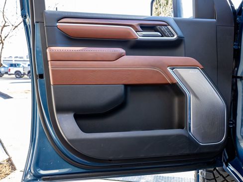 Used 2025 GMC Sierra 2500 Denali Ultimate image 35