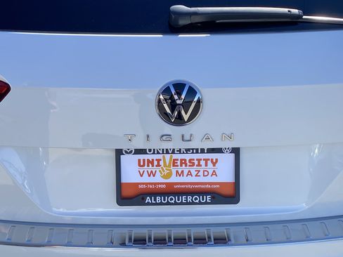 Used 2023 Volkswagen Tiguan SE FWD image 18