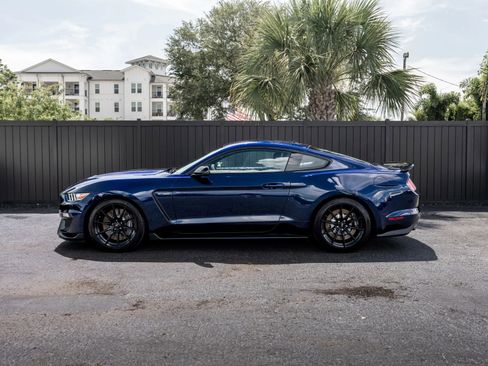 Used 2018 Ford Mustang Shelby GT350 w/ Convenience Package RWD image 7