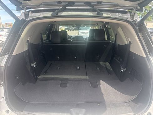 Used 2023 Nissan Pathfinder SL AWD/4WD image 6