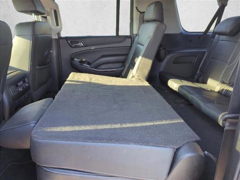 Used 2020 Chevrolet Suburban LT w/ Luxury Package image 20