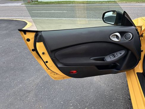 Used 2017 Nissan 370Z Touring image 13