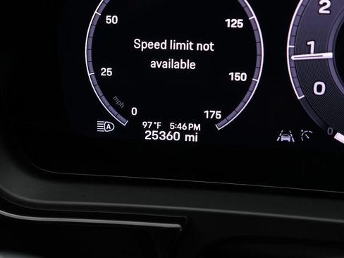 Used 2024 Porsche Cayenne AWD/4WD image 27