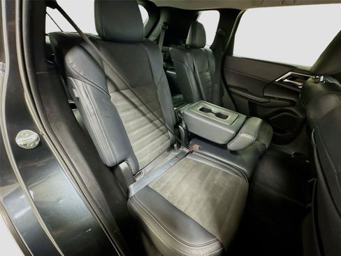 Used 2024 Mitsubishi Outlander SE Black Edition AWD/4WD image 28