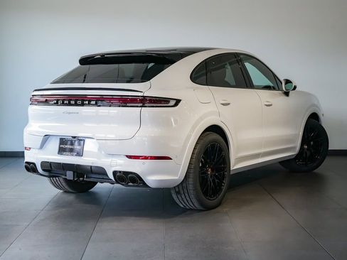 New 2026 Porsche Cayenne Coupe AWD/4WD image 7