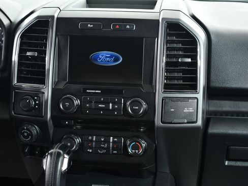Used 2018 Ford F150 XLT w/ Equipment Group 302A Luxury AWD/4WD image 9