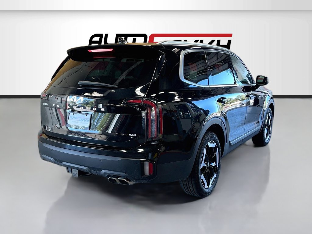 Used 2025 Kia Telluride SX w/ SX Captain's Chair Package AWD/4WD image 7