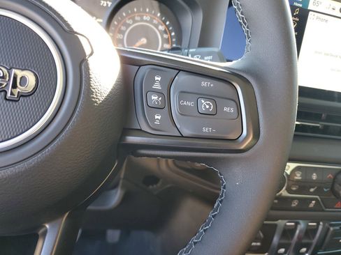 New 2026 Jeep Wrangler Rubicon w/ Technology Group image 21