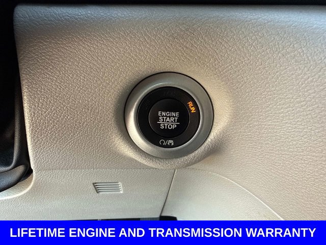 Used 2024 Chrysler Pacifica Touring-L FWD image 30