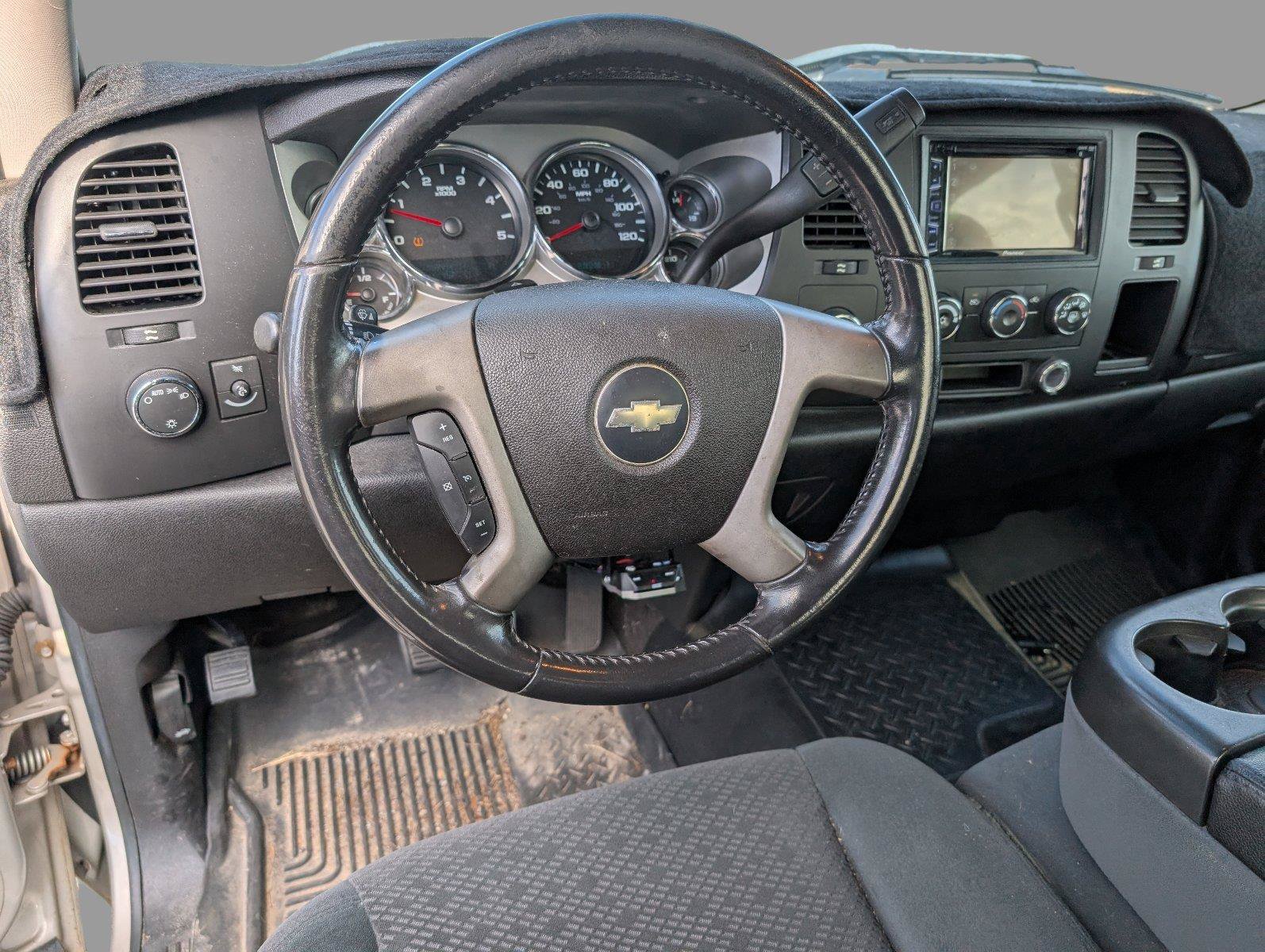 Used 2007 Chevrolet Silverado 2500 LT w/ Suspension Package, Off-Road AWD/4WD image 4