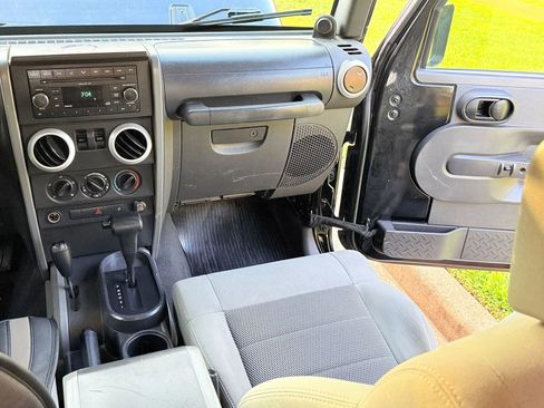 Used 2008 Jeep Wrangler Sahara w/ PWR Convenience Group image 19