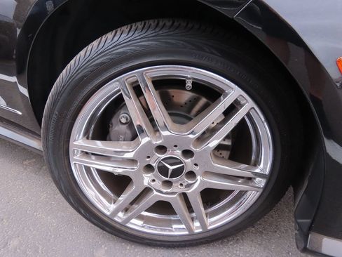 Used 2011 Mercedes-Benz E 550 Sedan image 18