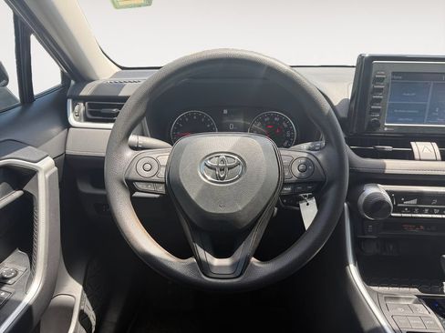 Used 2022 Toyota RAV4 LE FWD image 12