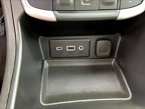 Used 2024 GMC Terrain SLE FWD image 20