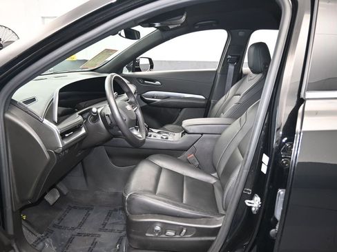 Used 2024 Cadillac XT4 Premium Luxury image 11
