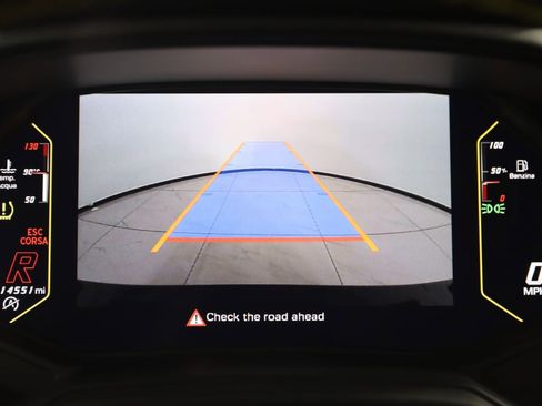 Used 2023 Lamborghini Huracan EVO image 12