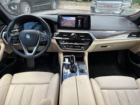 Used 2023 BMW 530e w/ Premium Package RWD image 11