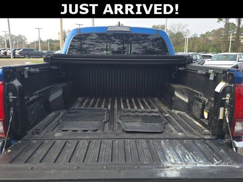 Used 2018 Toyota Tacoma TRD Off-Road image 7