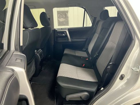Used 2017 Toyota 4Runner SR5 AWD/4WD image 21
