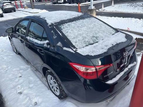 Used 2019 Toyota Corolla LE image 4