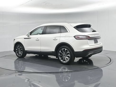 Used 2023 Lincoln Nautilus Reserve w/ Luxury Package AWD/4WD image 6