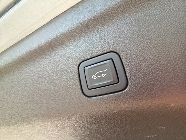 Used 2024 GMC Yukon XL SLT w/ SLT Premium Package AWD/4WD image 34