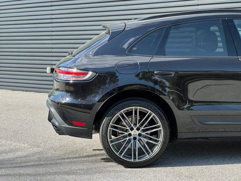 Certified 2025 Porsche Macan image 11