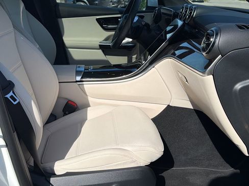 Used 2026 Mercedes-Benz GLC 300 4MATIC image 36