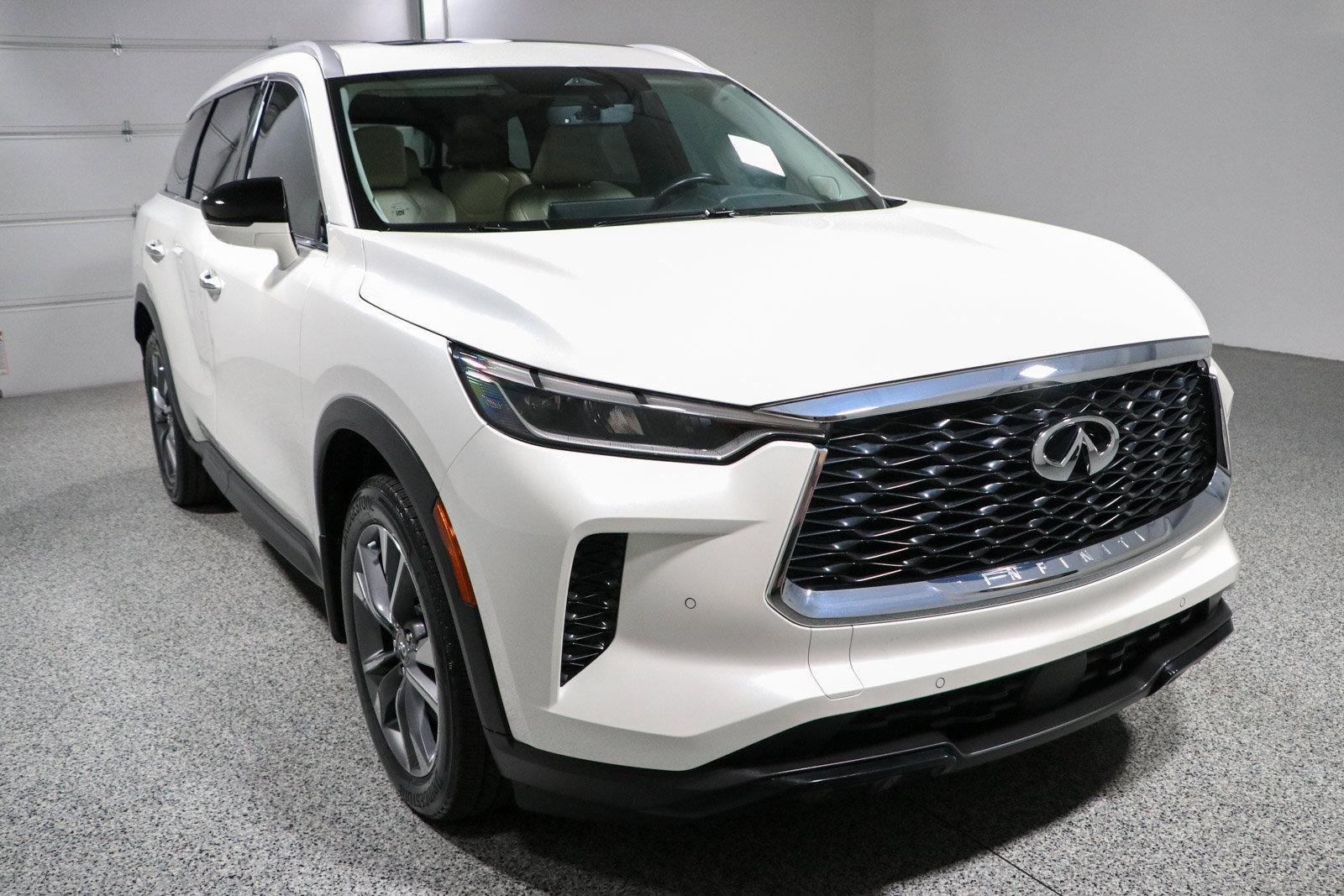 Used 2025 INFINITI QX60 Luxe w/ Cargo Package FWD image 5