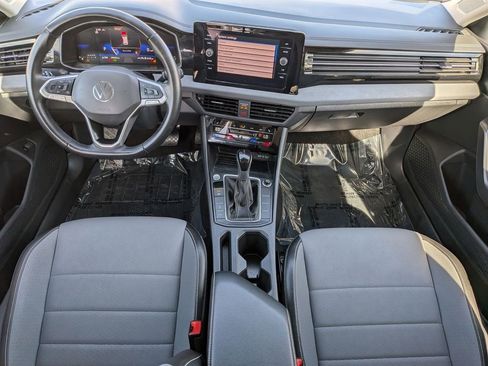 Used 2025 Volkswagen Jetta SE image 22