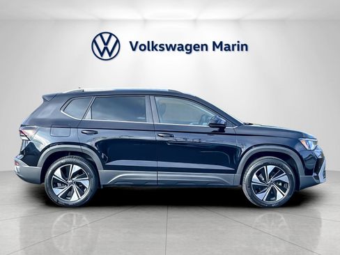 New 2026 Volkswagen Taos SE image 6