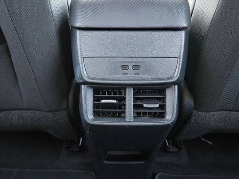 Used 2025 Chevrolet Equinox LT FWD image 16