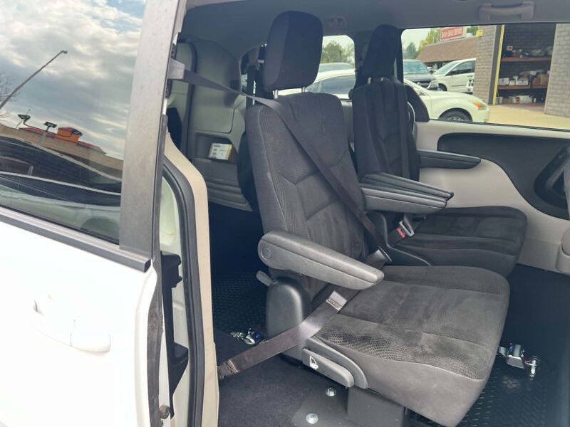 Used 2017 Dodge Grand Caravan SE w/ Power Window Group FWD image 31