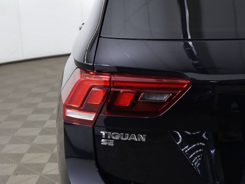 Used 2020 Volkswagen Tiguan SE image 14